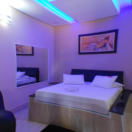 Castellu'S (Adults Only) Hotell Pirassununga Exteriör bild