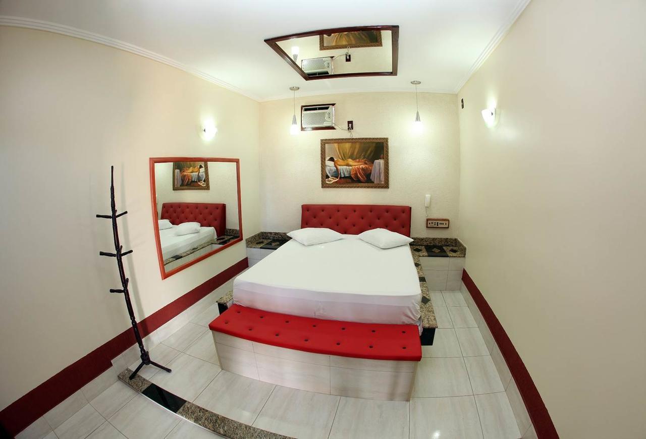 Castellu'S (Adults Only) Hotell Pirassununga Exteriör bild